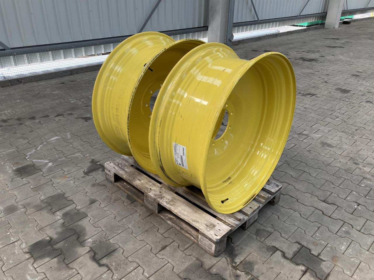 John Deere 15x38 - Шина в категорії Сільськогосподарська техніка: фото 1 John Deere 15x38 - Шина в категорії Сільськогосподарська техніка: фото 1