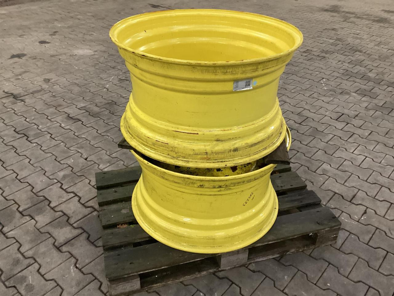 John Deere 16x30 - Шина в категорії Сільськогосподарська техніка: фото 1 John Deere 16x30 - Шина в категорії Сільськогосподарська техніка: фото 1