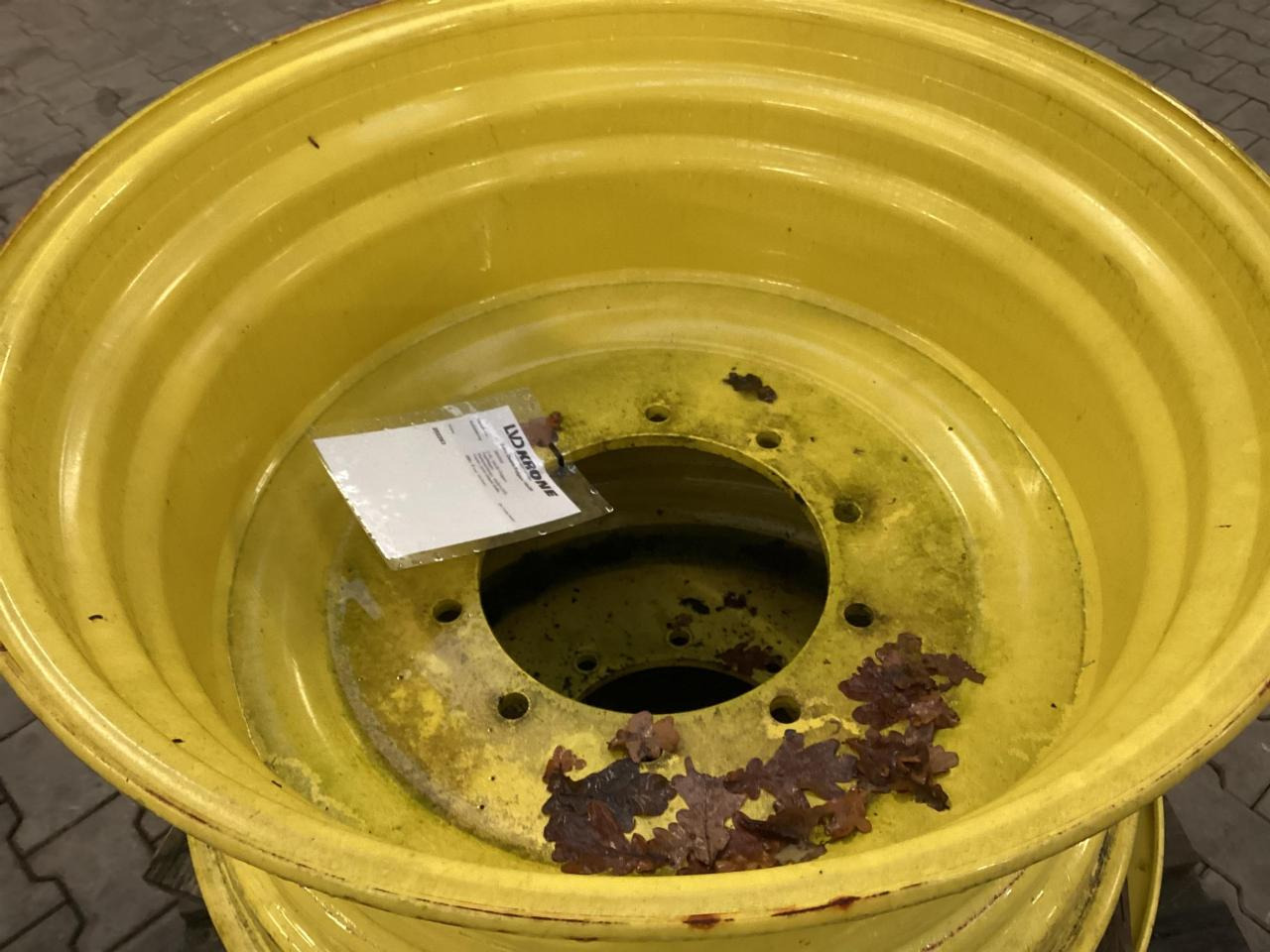 John Deere 16x30 - Шина в категорії Сільськогосподарська техніка: фото 2 John Deere 16x30 - Шина в категорії Сільськогосподарська техніка: фото 2