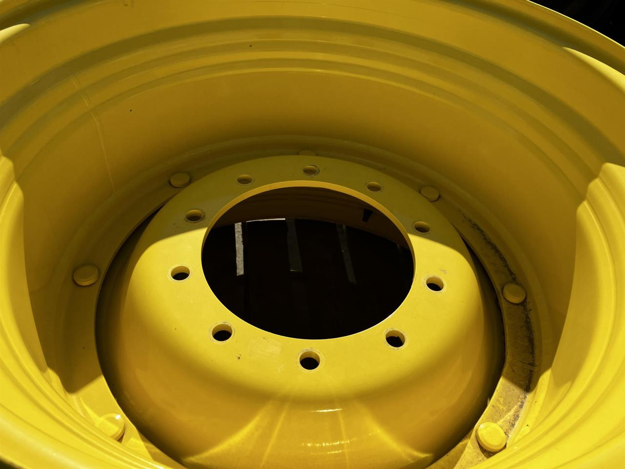 John Deere 20x30 - Шина в категорії Сільськогосподарська техніка: фото 2 John Deere 20x30 - Шина в категорії Сільськогосподарська техніка: фото 2