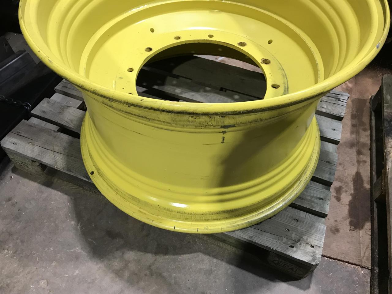 John Deere 20x34 - Колісний диск в категорії Сільськогосподарська техніка: фото 5 John Deere 20x34 - Колісний диск в категорії Сільськогосподарська техніка: фото 5