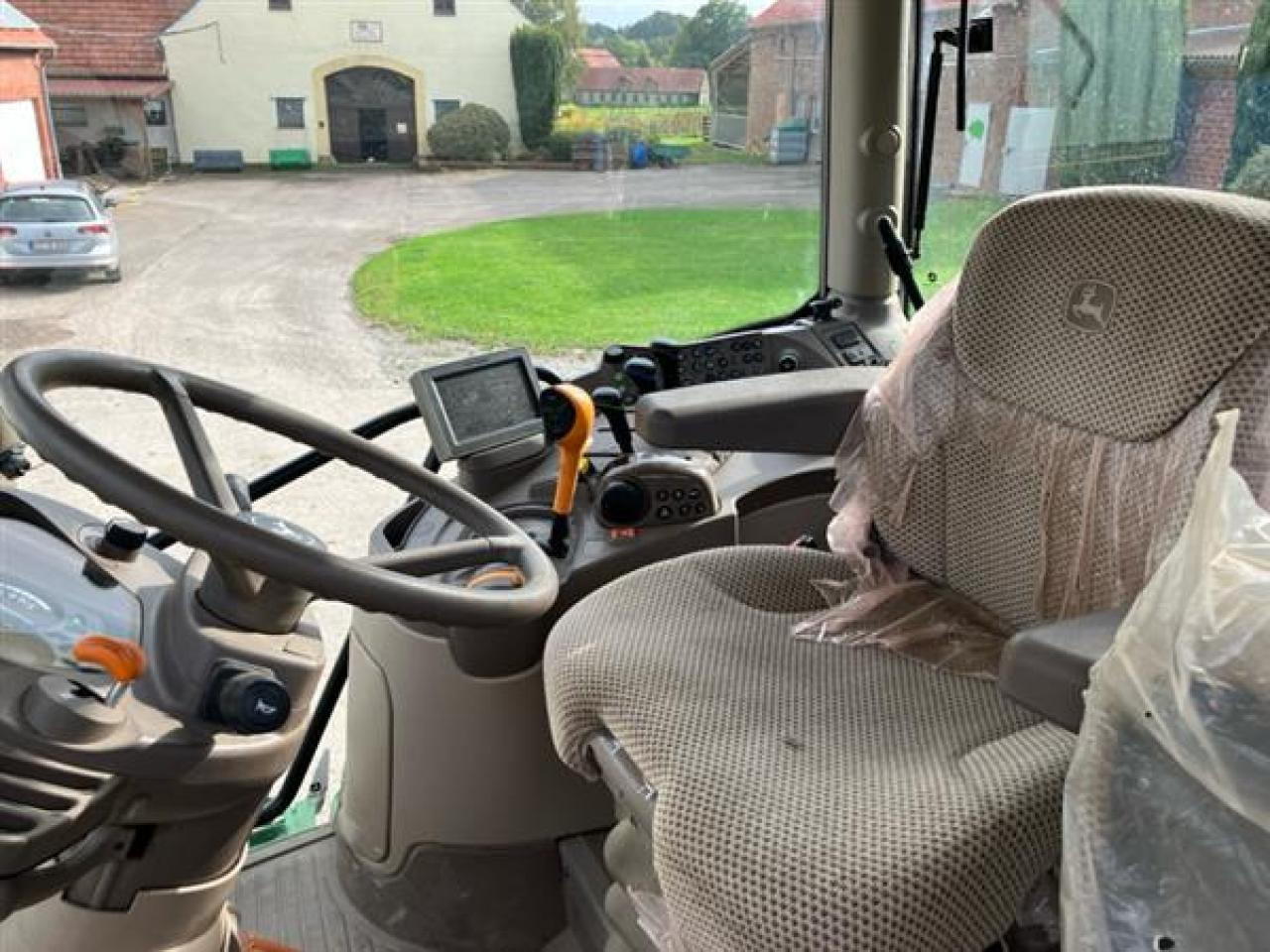 John Deere 6130R - Трактор: фото 5 John Deere 6130R - Трактор: фото 5