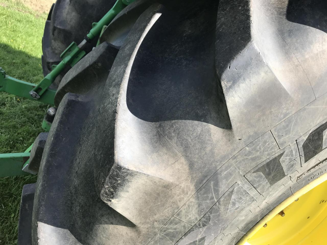 Трактор John Deere 6250R: фото 11