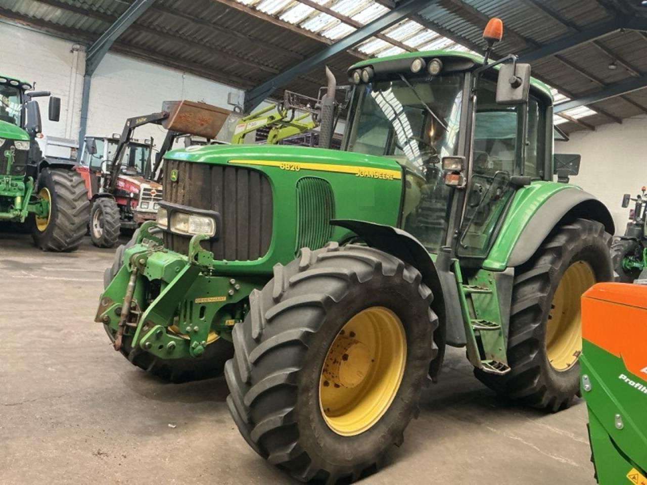John Deere 6820 - Трактор: фото 2 John Deere 6820 - Трактор: фото 2