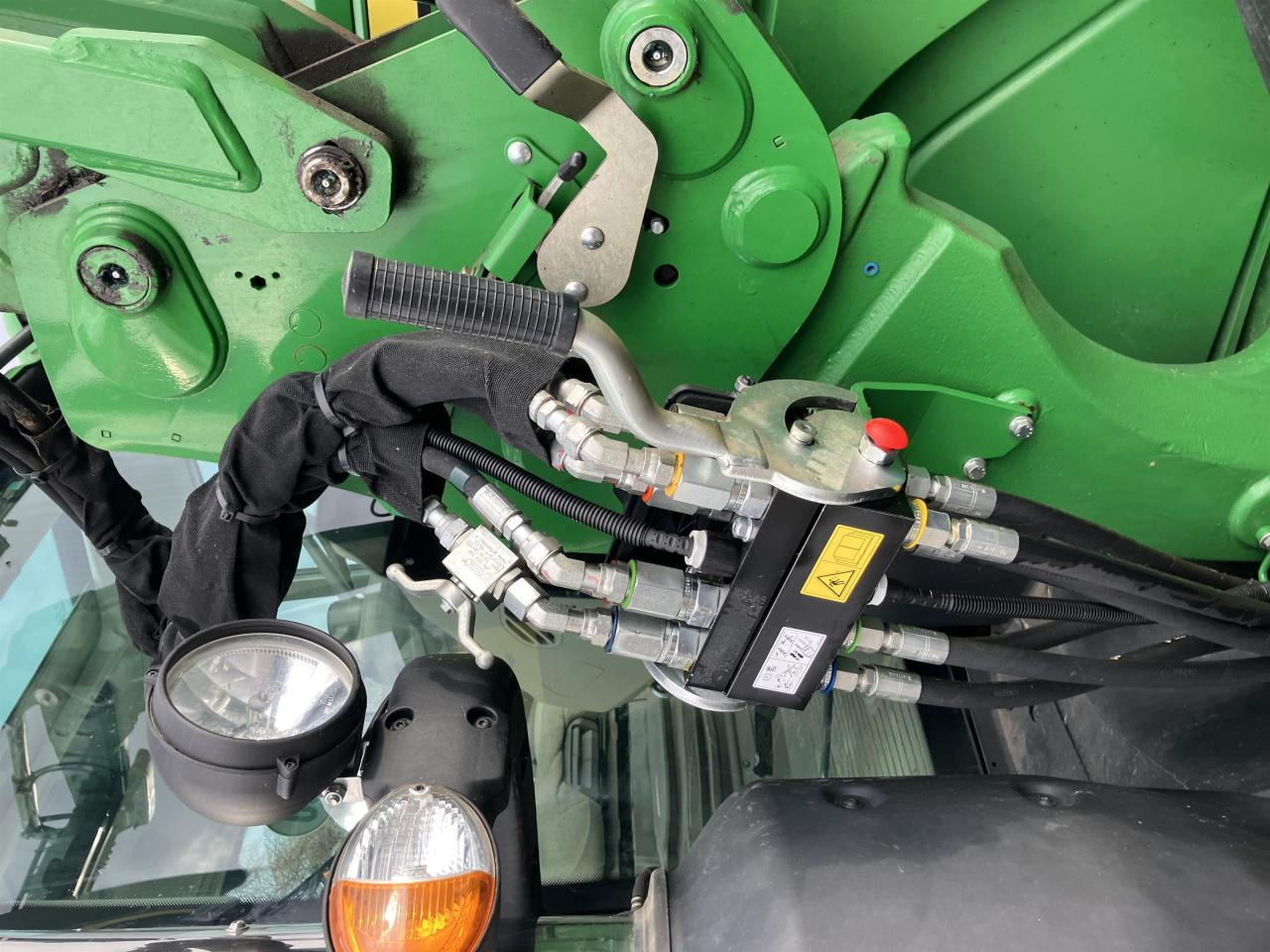 John Deere 6R 155 - Трактор: фото 5 John Deere 6R 155 - Трактор: фото 5