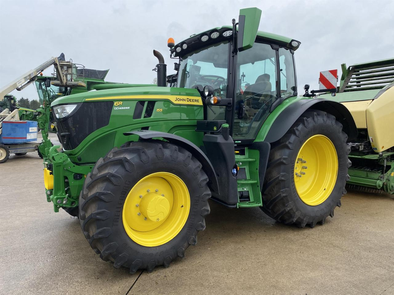 John Deere 6R 155 - Трактор: фото 1 John Deere 6R 155 - Трактор: фото 1
