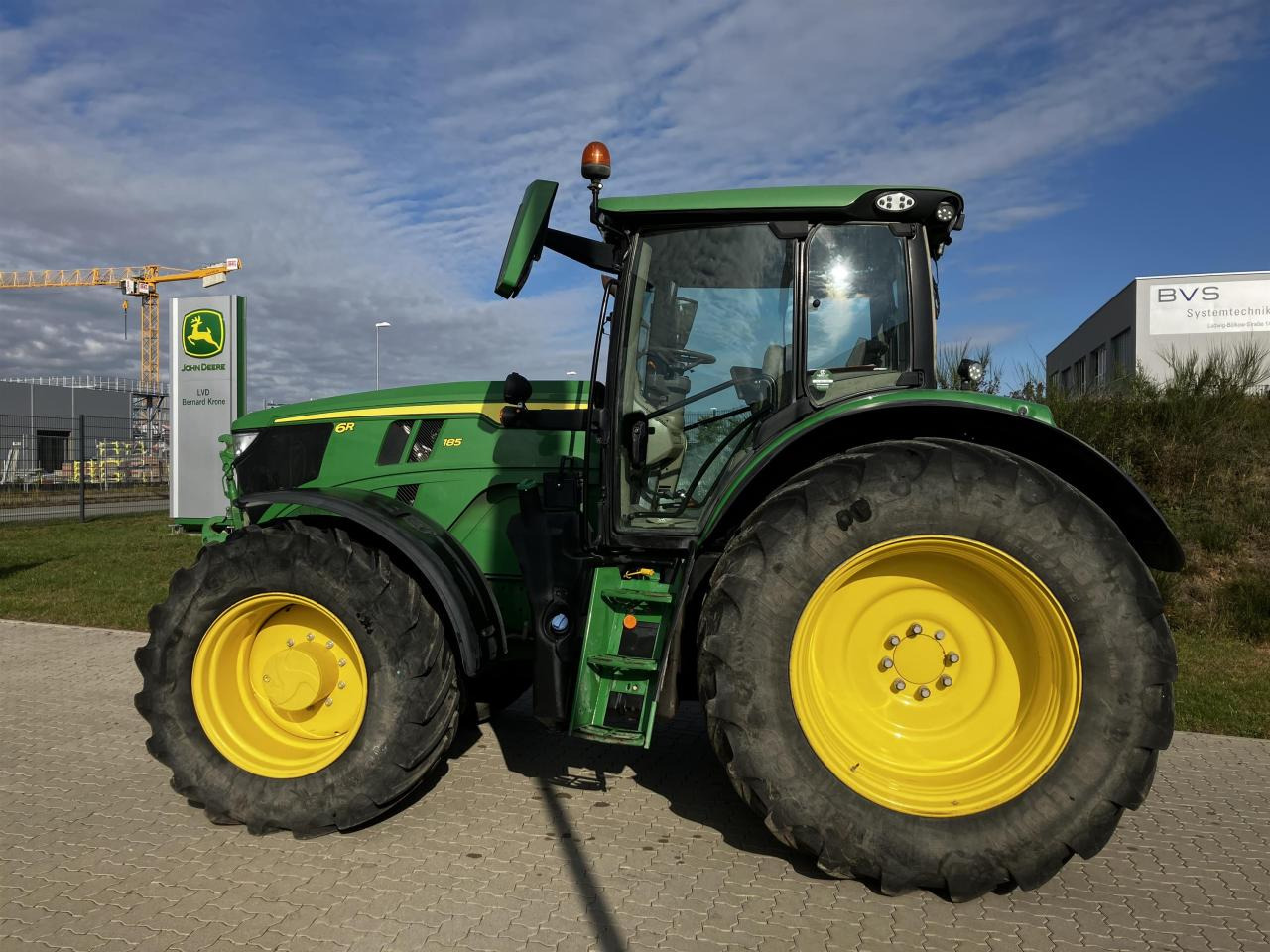 John Deere 6R 185 - Трактор: фото 1 John Deere 6R 185 - Трактор: фото 1