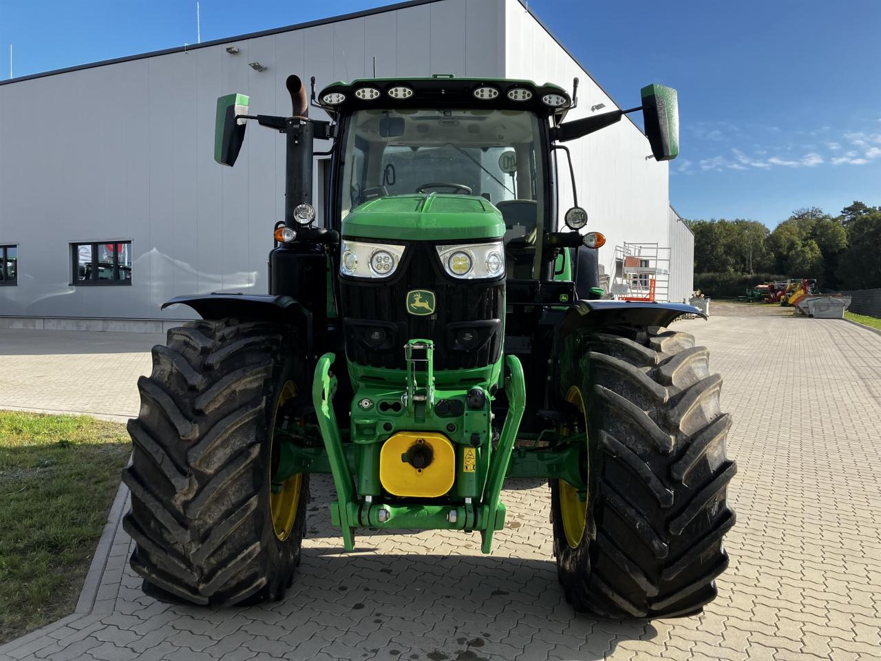 John Deere 6R 185 - Трактор: фото 3 John Deere 6R 185 - Трактор: фото 3