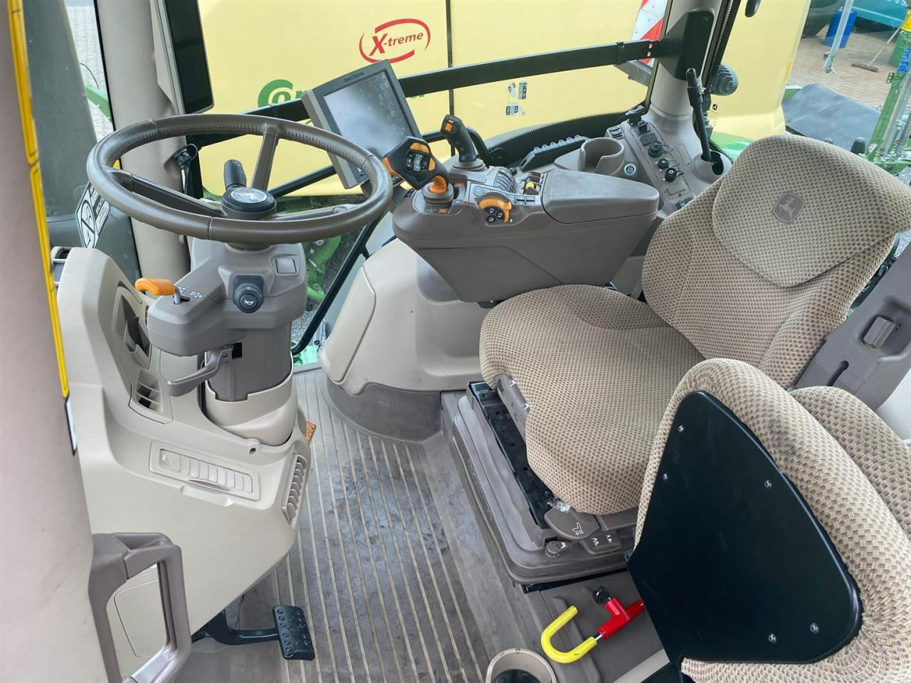 John Deere 6R 185 - Трактор: фото 5 John Deere 6R 185 - Трактор: фото 5