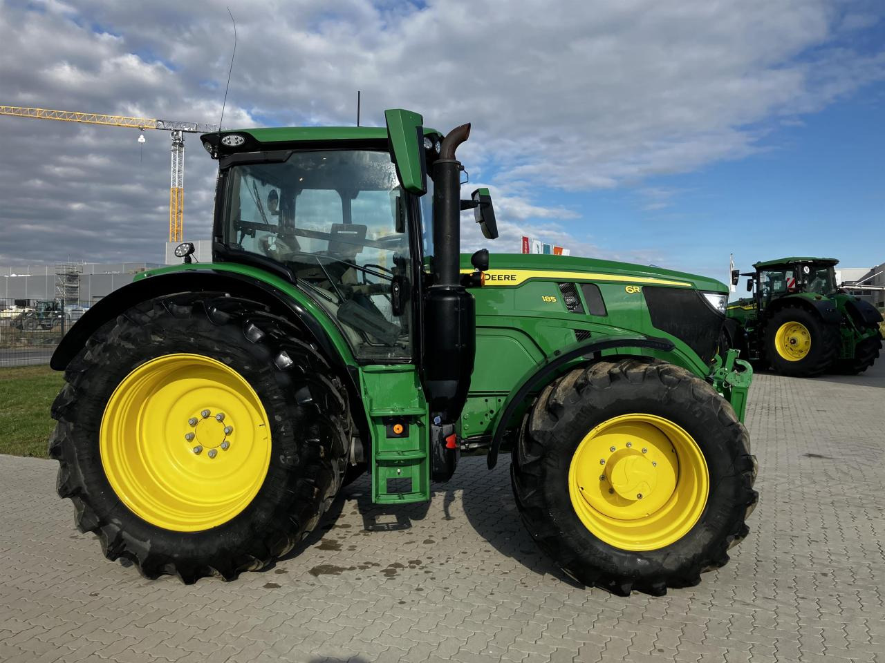 John Deere 6R 185 - Трактор: фото 2 John Deere 6R 185 - Трактор: фото 2