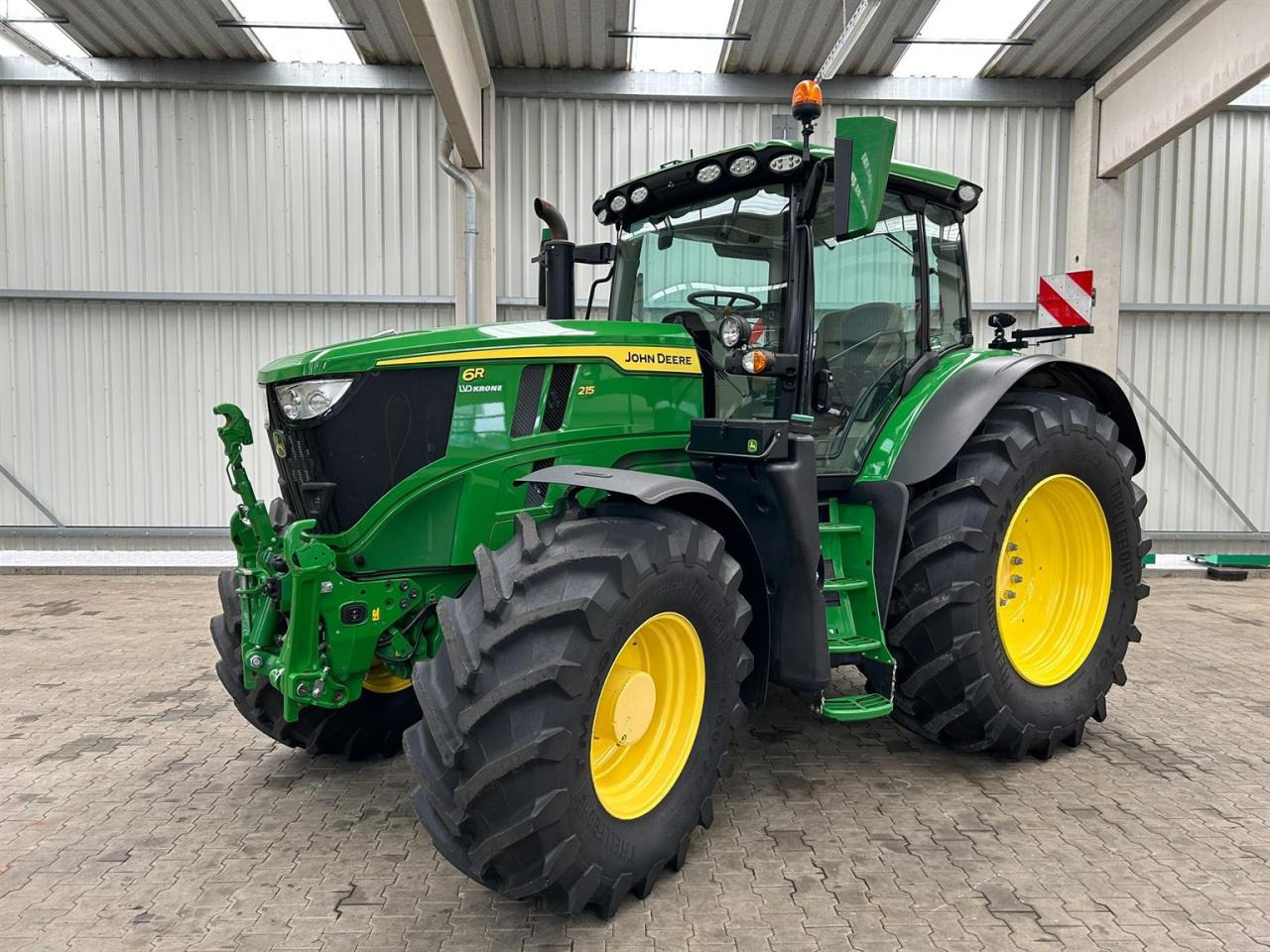 John Deere 6R 215 - Трактор: фото 1 John Deere 6R 215 - Трактор: фото 1