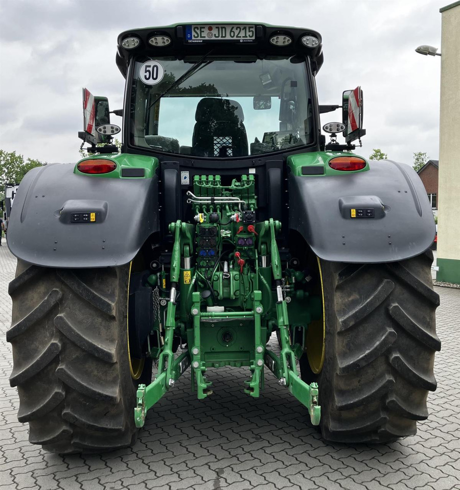 John Deere 6R 215 - Трактор: фото 4 John Deere 6R 215 - Трактор: фото 4