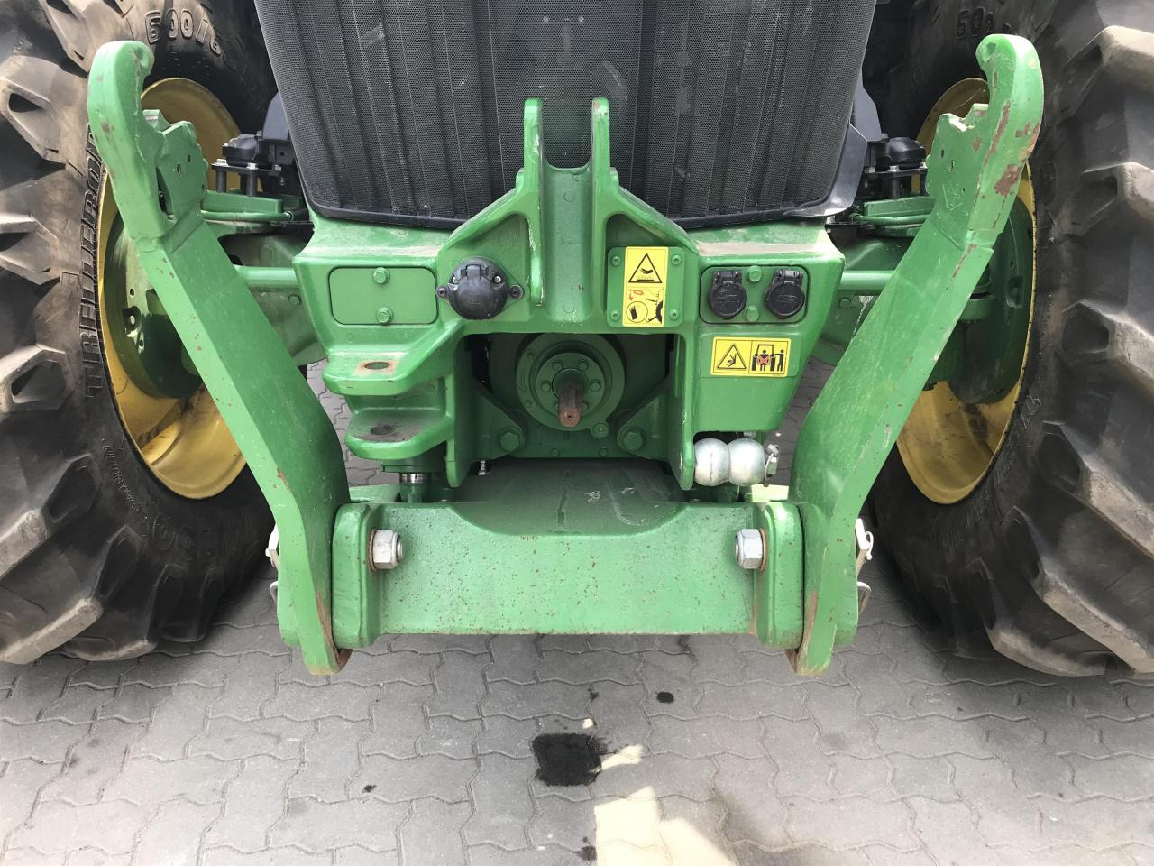 John Deere 7R 330 - Трактор: фото 4 John Deere 7R 330 - Трактор: фото 4