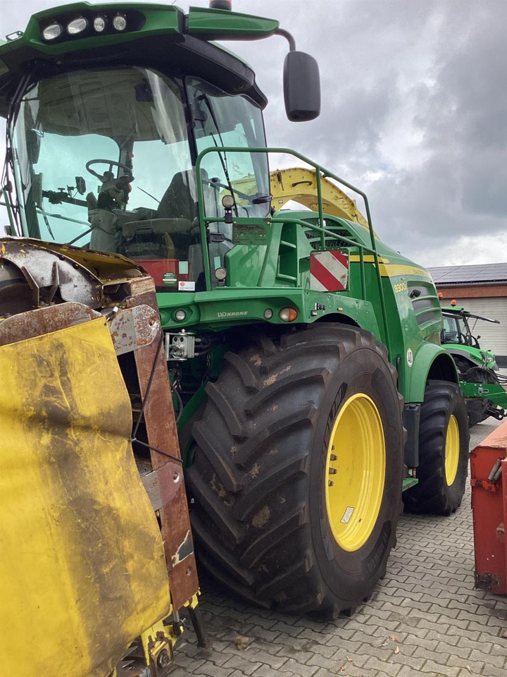 John Deere 8300 - Кормозбиральний комбайн: фото 1 John Deere 8300 - Кормозбиральний комбайн: фото 1
