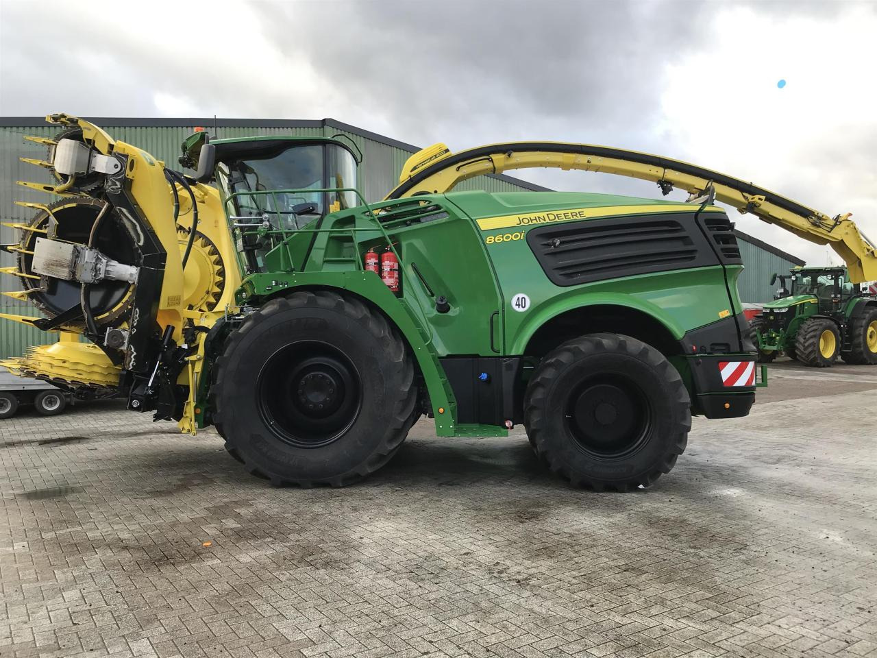 John Deere 8600 - Кормозбиральний комбайн: фото 1 John Deere 8600 - Кормозбиральний комбайн: фото 1