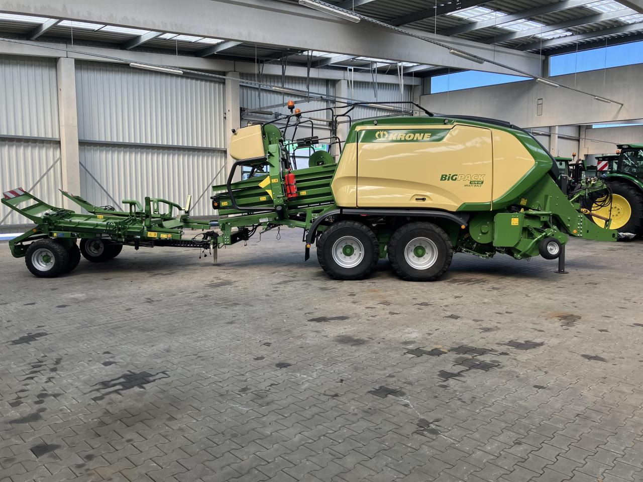 Krone Big Pack 1270 VC - Прес-підбирач тюковий: фото 1 Krone Big Pack 1270 VC - Прес-підбирач тюковий: фото 1