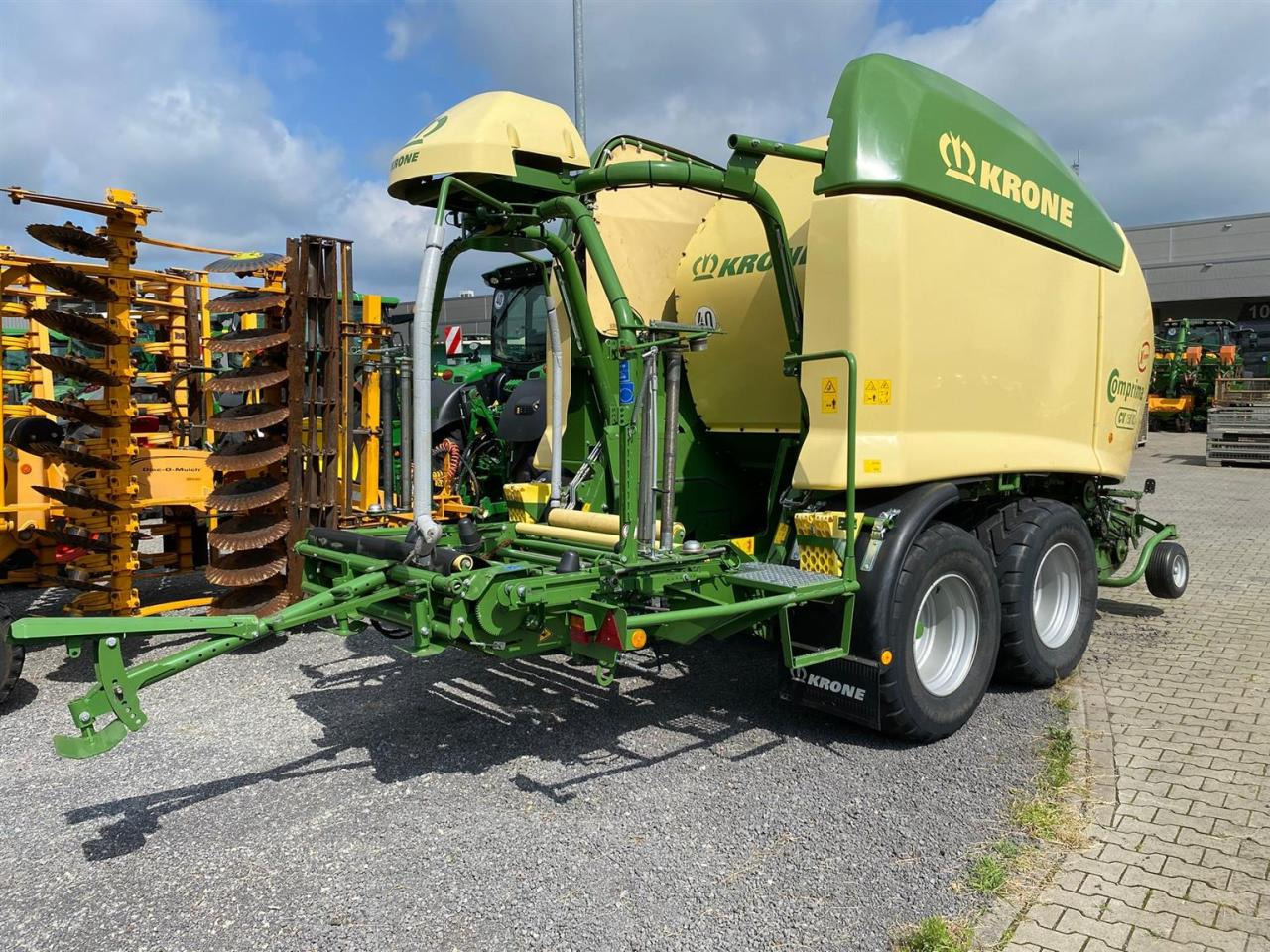 Krone CV 150 XC x-treme - Прес-підбирач рулонний: фото 2 Krone CV 150 XC x-treme - Прес-підбирач рулонний: фото 2