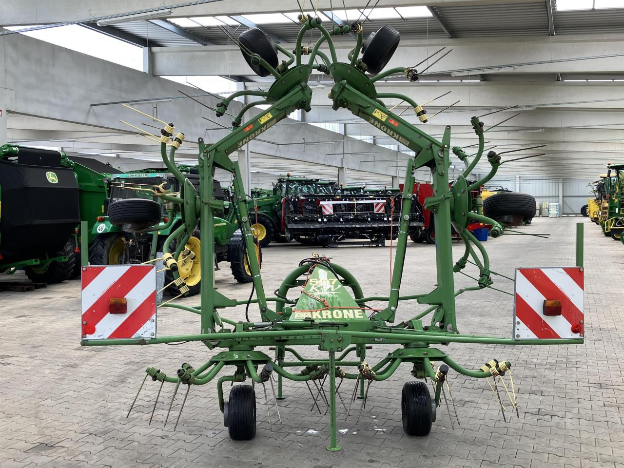 Krone KW 7.70/6x7 - Сіноворушилка: фото 5 Krone KW 7.70/6x7 - Сіноворушилка: фото 5