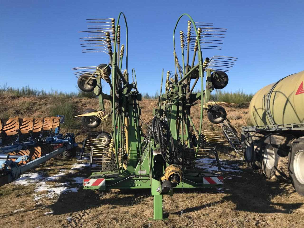 Krone Swadro 1400 Plus - Сіноворушилка: фото 2 Krone Swadro 1400 Plus - Сіноворушилка: фото 2