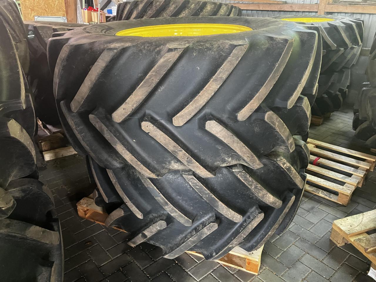 Michelin 600/70R30 - Шина в категорії Сільськогосподарська техніка: фото 1 Michelin 600/70R30 - Шина в категорії Сільськогосподарська техніка: фото 1