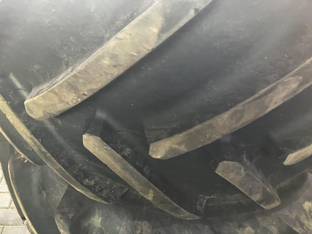 Michelin 600/70R30 - Шина в категорії Сільськогосподарська техніка: фото 4 Michelin 600/70R30 - Шина в категорії Сільськогосподарська техніка: фото 4