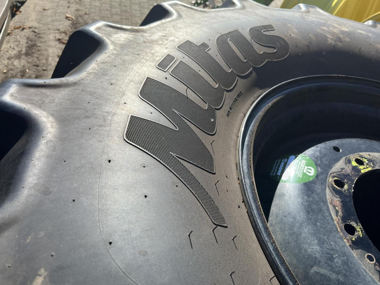 Mitas 600/70R28 - Шина в категорії Сільськогосподарська техніка: фото 3 Mitas 600/70R28 - Шина в категорії Сільськогосподарська техніка: фото 3