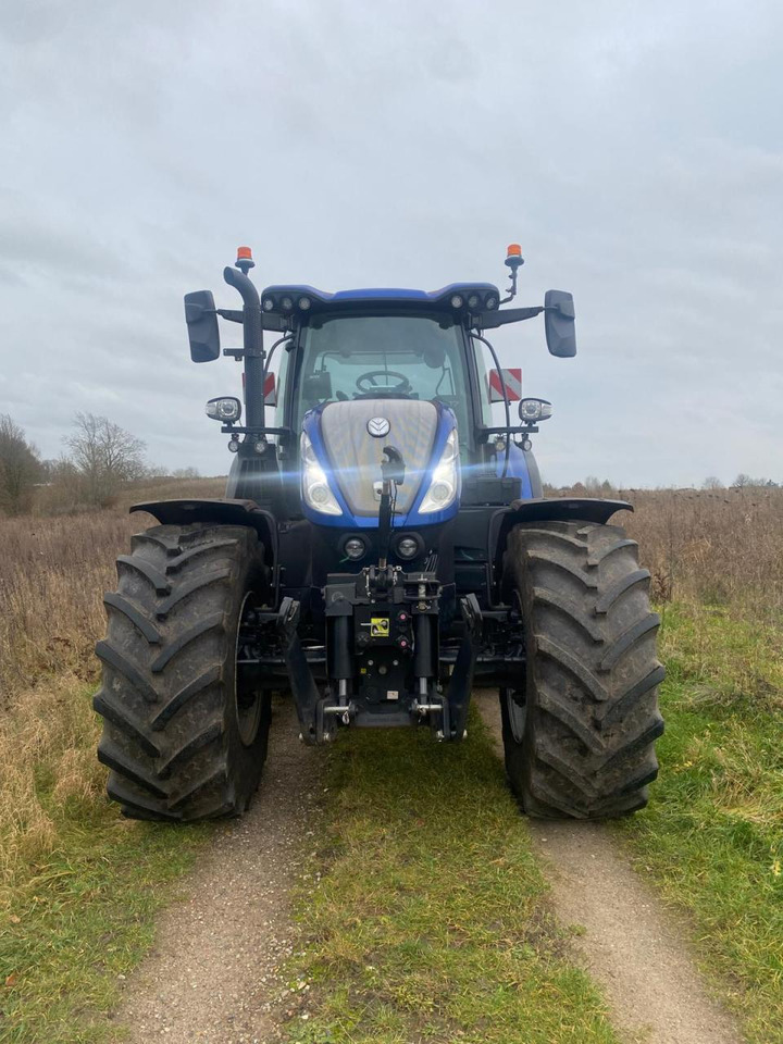 New Holland T7.230 - Трактор: фото 4 New Holland T7.230 - Трактор: фото 4