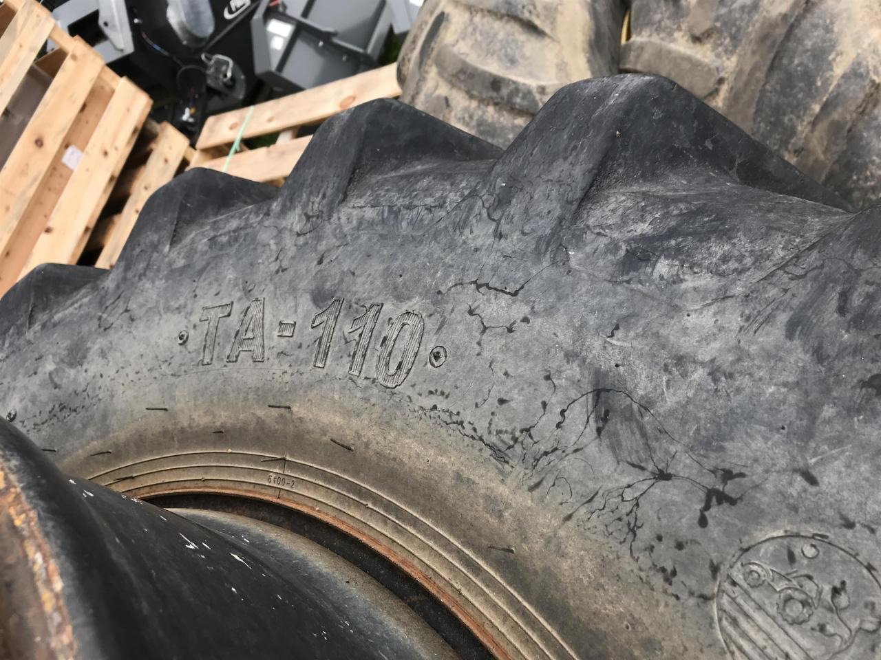 Petlas 600/65R34 - Шина в категорії Сільськогосподарська техніка: фото 4 Petlas 600/65R34 - Шина в категорії Сільськогосподарська техніка: фото 4