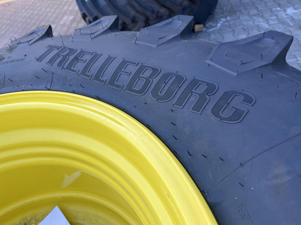 Trelleborg 540/65R28 - Шина в категорії Сільськогосподарська техніка: фото 3 Trelleborg 540/65R28 - Шина в категорії Сільськогосподарська техніка: фото 3