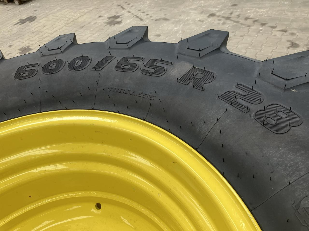 Trelleborg 600/65R28 - Шина в категорії Сільськогосподарська техніка: фото 2 Trelleborg 600/65R28 - Шина в категорії Сільськогосподарська техніка: фото 2