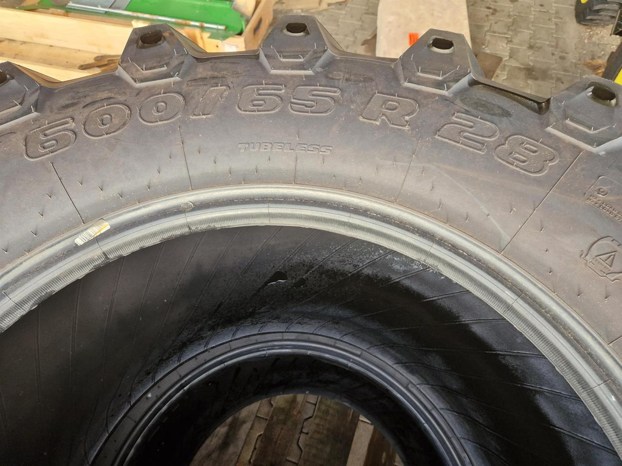 Trelleborg 600/65R28 - Шина в категорії Сільськогосподарська техніка: фото 2 Trelleborg 600/65R28 - Шина в категорії Сільськогосподарська техніка: фото 2