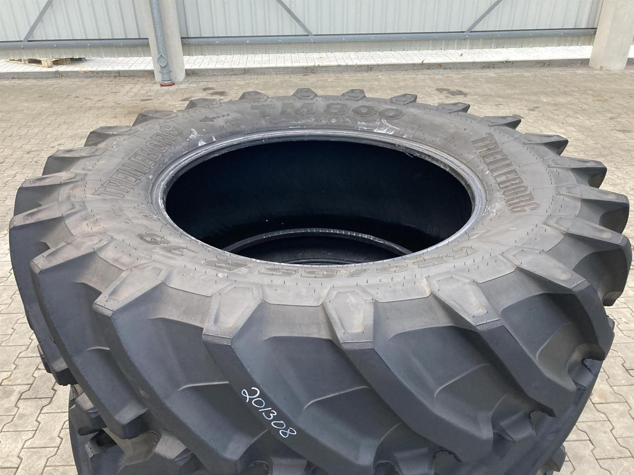 Trelleborg 650/65R38 - Шина в категорії Сільськогосподарська техніка: фото 2 Trelleborg 650/65R38 - Шина в категорії Сільськогосподарська техніка: фото 2