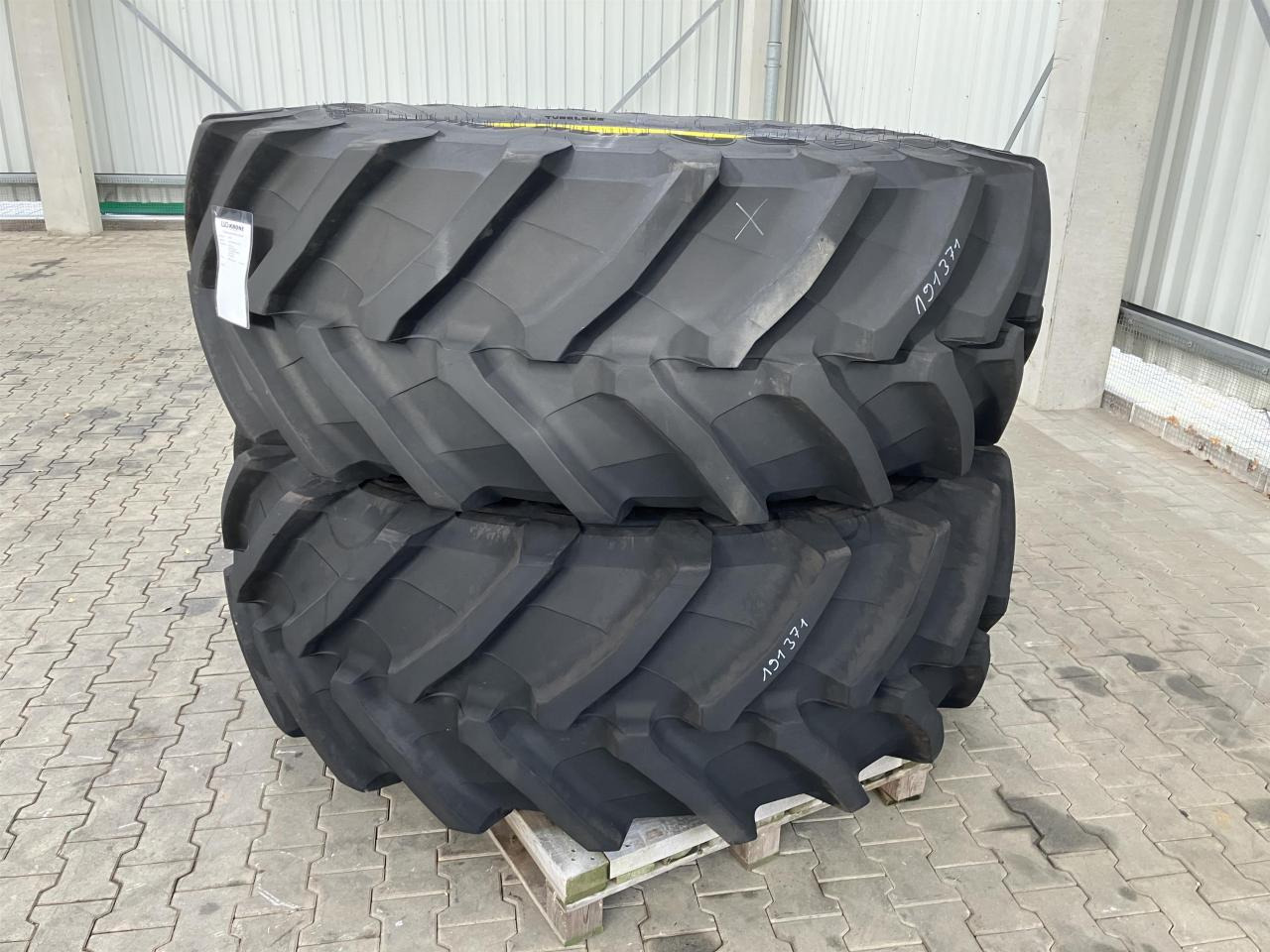 Trelleborg 650/85R38 - Шина в категорії Сільськогосподарська техніка: фото 1 Trelleborg 650/85R38 - Шина в категорії Сільськогосподарська техніка: фото 1