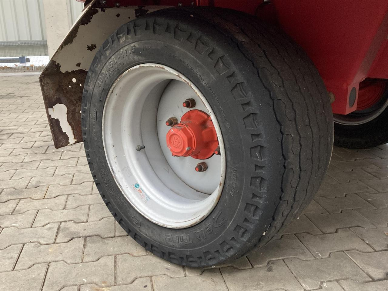 Trioliet Solomix 1 VL 1000 - Кормороздавач: фото 4 Trioliet Solomix 1 VL 1000 - Кормороздавач: фото 4