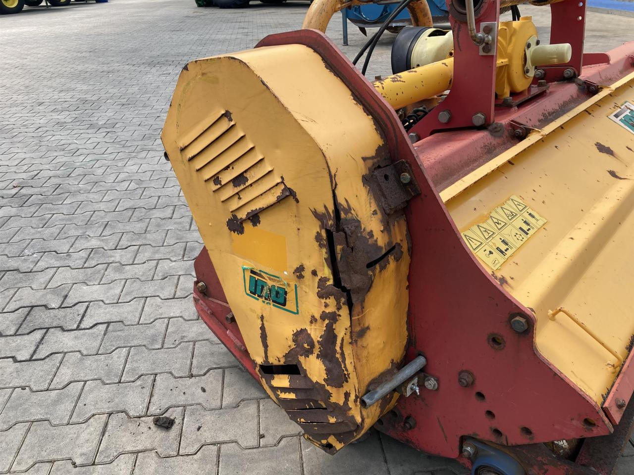 Uni Ino Uni 270 - Косарка-подрібнювач: фото 4 Uni Ino Uni 270 - Косарка-подрібнювач: фото 4