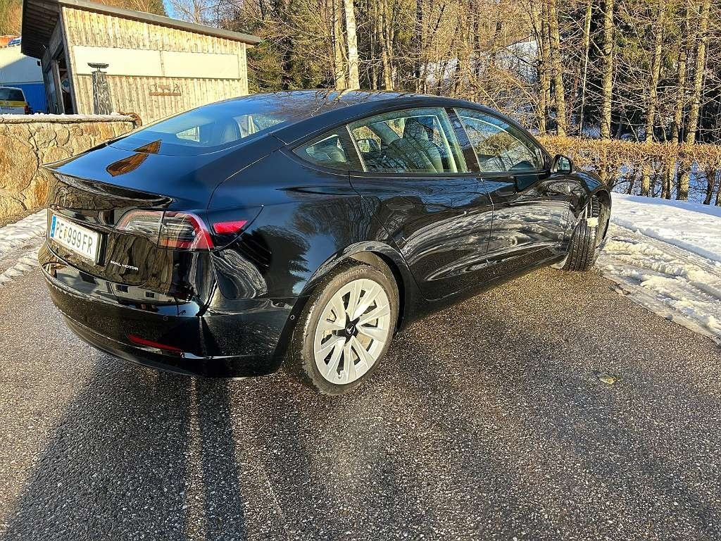 Tesla Model 3 Long Range - Легковий автомобіль: фото 3 Tesla Model 3 Long Range - Легковий автомобіль: фото 3