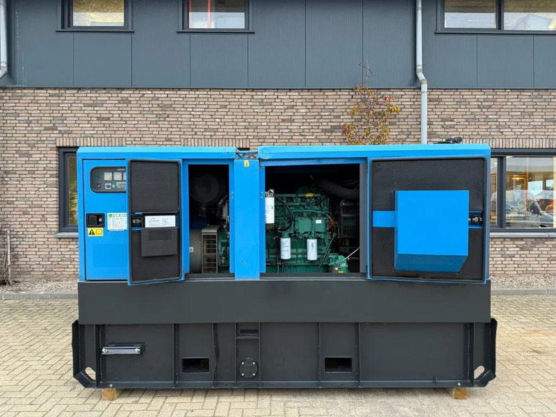 Atlas-Copco QAS 150 Volvo Leroy Somer 165 kVA Silent Rental generatorset XXL tank - Електричний генератор: фото 3 Atlas-Copco QAS 150 Volvo Leroy Somer 165 kVA Silent Rental generatorset XXL tank - Електричний генератор: фото 3