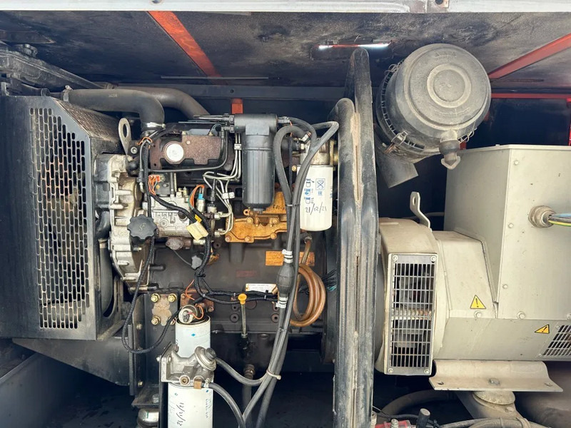 Atlas-Copco QAS 60 Perkins Stamford 60 kVA Silent Rental generatorset - Електричний генератор: фото 4 Atlas-Copco QAS 60 Perkins Stamford 60 kVA Silent Rental generatorset - Електричний генератор: фото 4