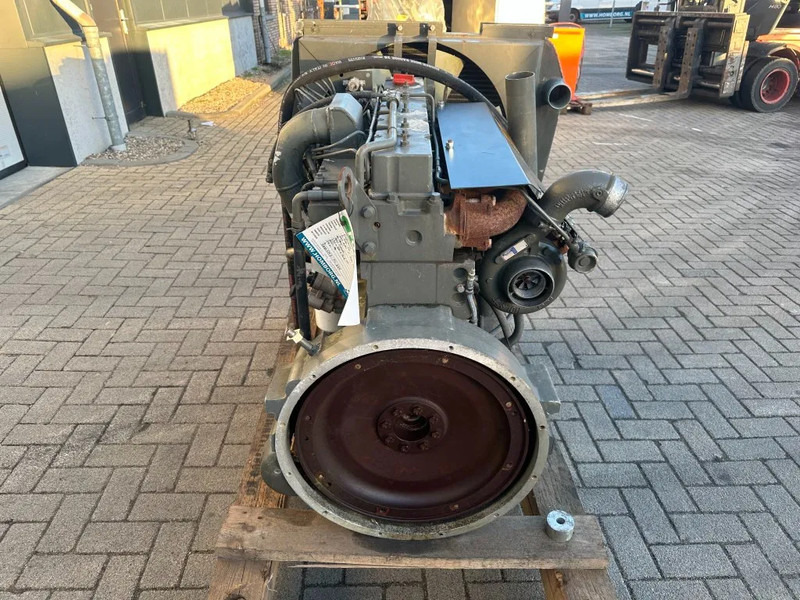 Cummins C300-20 Diesel Engine 300 PK / HP 6 cylinder Diesel motor - Двигун в категорії Вантажно-розвантажувальна техніка: фото 4 Cummins C300-20 Diesel Engine 300 PK / HP 6 cylinder Diesel motor - Двигун в категорії Вантажно-розвантажувальна техніка: фото 4