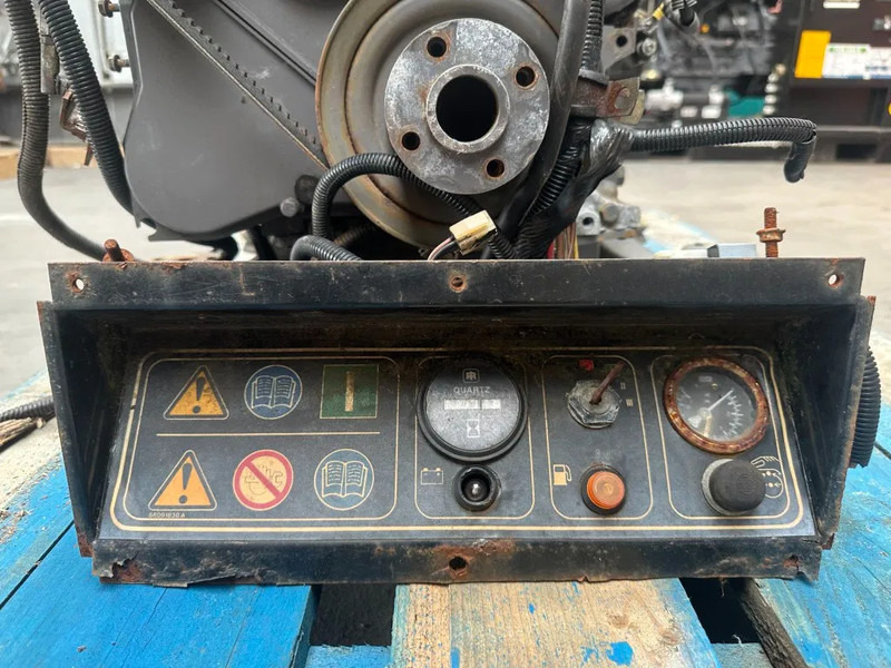 Deutz F2L 1011 Diesel Motor 20.5 kW 28 PK 2 cylinder diesel Engine - Двигун в категорії Вантажно-розвантажувальна техніка: фото 4 Deutz F2L 1011 Diesel Motor 20.5 kW 28 PK 2 cylinder diesel Engine - Двигун в категорії Вантажно-розвантажувальна техніка: фото 4