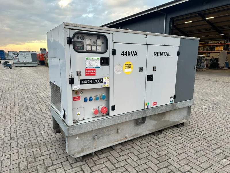 Europower EPUS44TDE Kubota Leroy Somer 44 kVA Supersilent Rental generatorset - Електричний генератор: фото 1 Europower EPUS44TDE Kubota Leroy Somer 44 kVA Supersilent Rental generatorset - Електричний генератор: фото 1