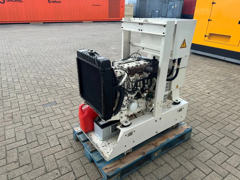 FG Wilson Lister Stamford 11.5 kVA generatorset - Електричний генератор: фото 4 FG Wilson Lister Stamford 11.5 kVA generatorset - Електричний генератор: фото 4