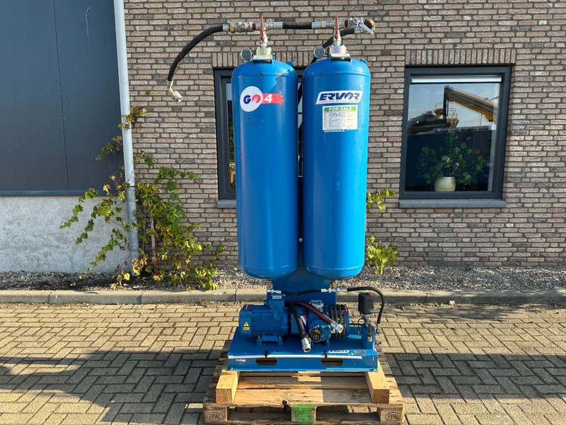 Hogedruk Hogedruk Luchtstart Air starter 30 Bar 15 kW 2 x 150 liter air tank - Насос для води: фото 1 Hogedruk Hogedruk Luchtstart Air starter 30 Bar 15 kW 2 x 150 liter air tank - Насос для води: фото 1