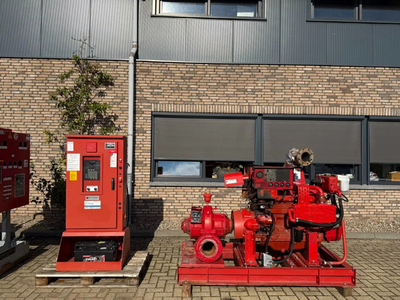 John Deere 6068 HF 120 Armstrong 452 m3 / h Diesel Waterpomp brandschade - Насос для води: фото 1 John Deere 6068 HF 120 Armstrong 452 m3 / h Diesel Waterpomp brandschade - Насос для води: фото 1