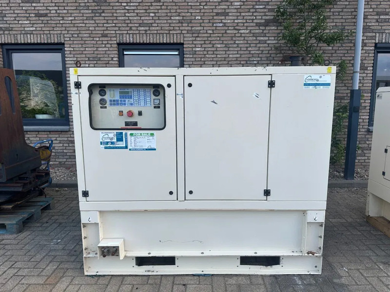 Lombardini LDW 1003 Mecc Alte Spa 7 kVA Supersilent noodstroom generatorset - Електричний генератор: фото 1 Lombardini LDW 1003 Mecc Alte Spa 7 kVA Supersilent noodstroom generatorset - Електричний генератор: фото 1