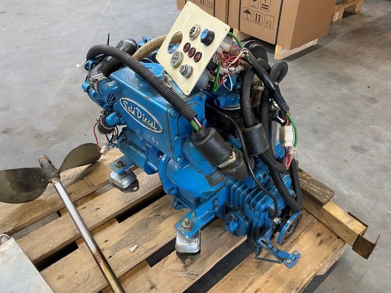 Mitsubishi Solé L2E 11 PK diesel marine motor met keerkoppeling - Двигун: фото 2 Mitsubishi Solé L2E 11 PK diesel marine motor met keerkoppeling - Двигун: фото 2