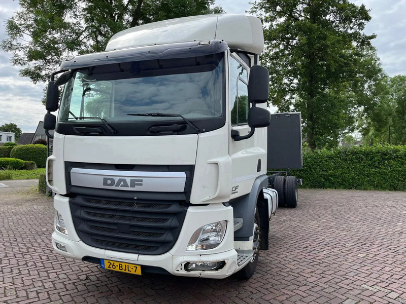 DAF CF 260 CF 260 FA CHASSIS CABINE EURO 6 - Вантажівка шасі: фото 2 DAF CF 260 CF 260 FA CHASSIS CABINE EURO 6 - Вантажівка шасі: фото 2