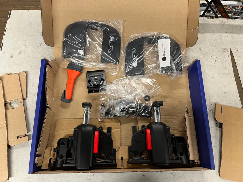 DAF Nightlock set XF106 - Двері та запчастини в категорії Вантажівки: фото 5 DAF Nightlock set XF106 - Двері та запчастини в категорії Вантажівки: фото 5