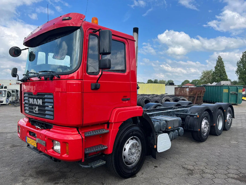 MAN TGA 35.410 EURO 3 MANUAL - Вантажівка шасі: фото 4 MAN TGA 35.410 EURO 3 MANUAL - Вантажівка шасі: фото 4