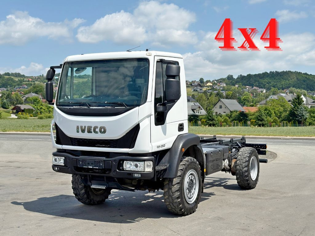 Iveco EUROCARGO 110-250* PLATFORM 4,60 m* 4x4 - Вантажівка шасі: фото 1 Iveco EUROCARGO 110-250* PLATFORM 4,60 m* 4x4 - Вантажівка шасі: фото 1